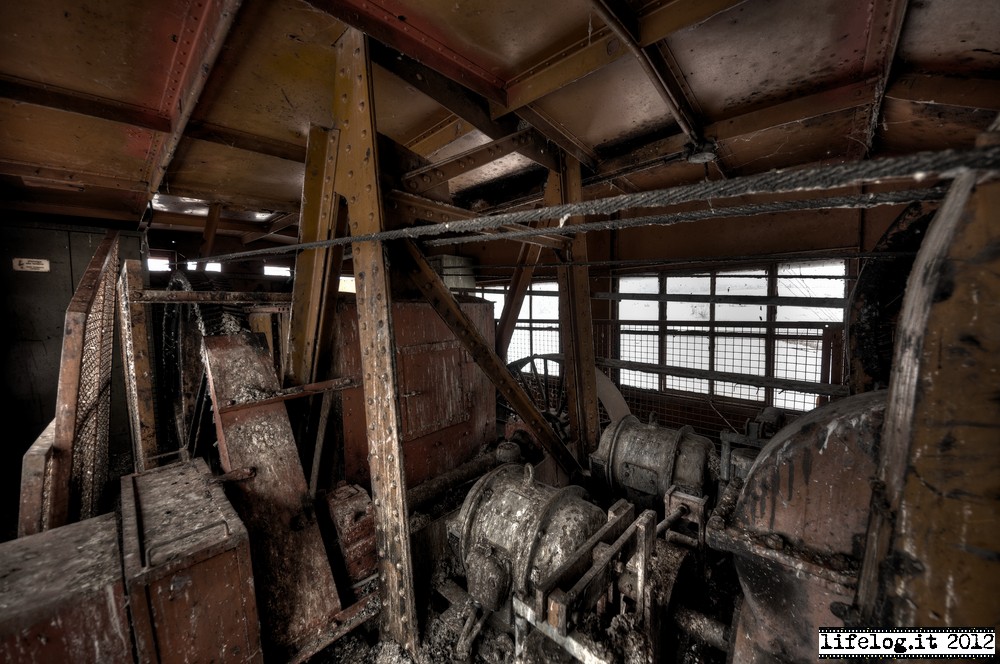 Mechanical-elephants' graveyard