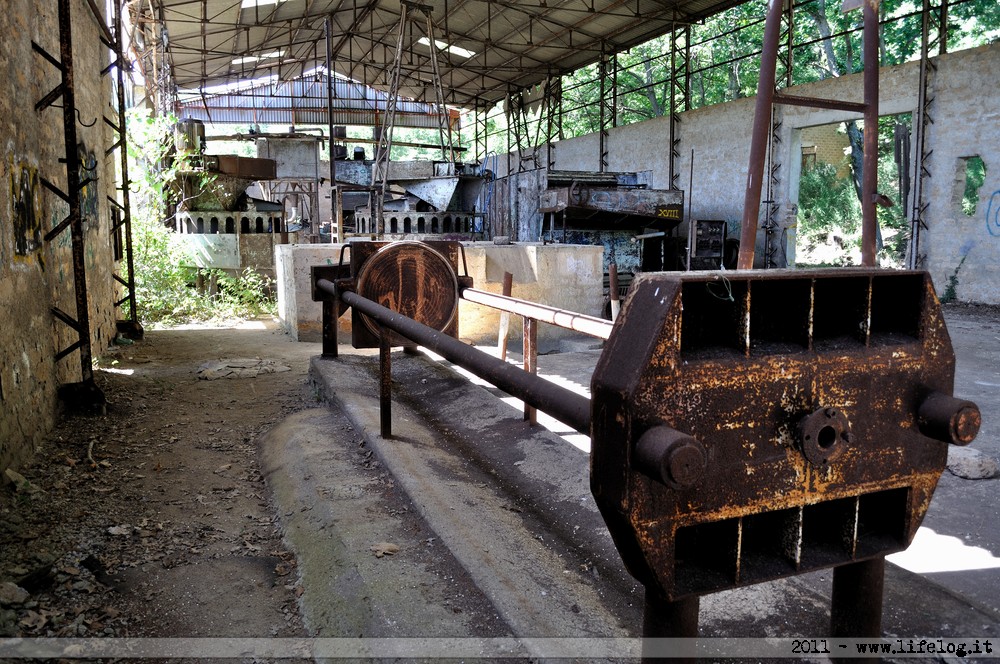 Sulfur processing plant