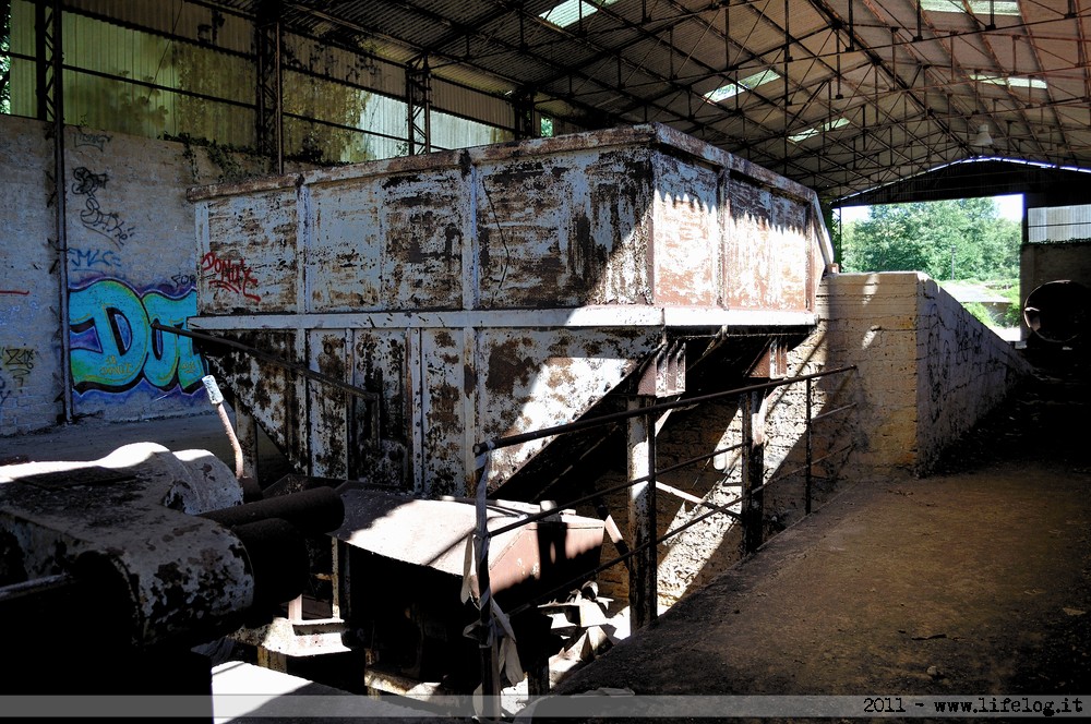 Sulfur processing plant