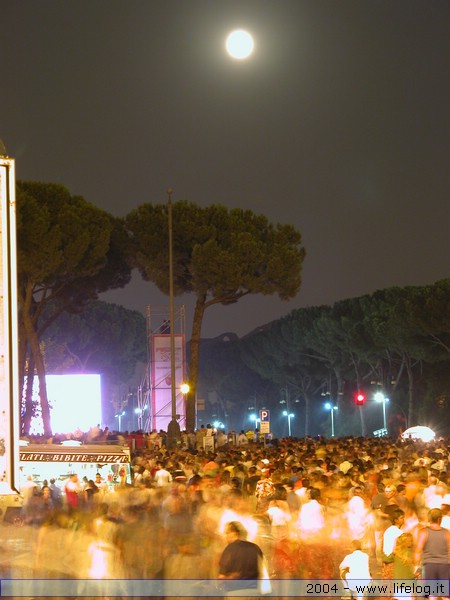 P.zza Venezia - Rome - Concerto Simon & Garfunkel - Pietromassimo Pasqui 2004