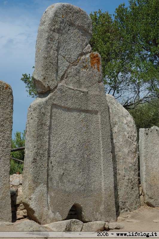 Tomba dei giganti Li Lolghi (Arzachena - Sardegna) - Pietromassimo Pasqui 2006