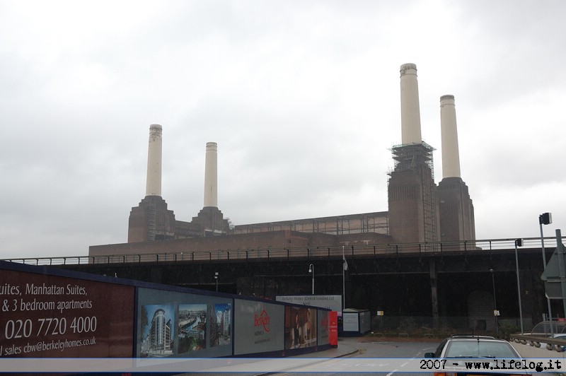 London Battersea Power Station (Animals, Pink Floyd) - Pietromassimo Pasqui 2007