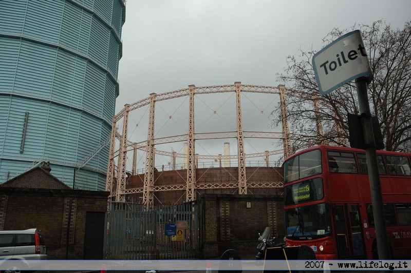 London Battersea Power Station (Animals, Pink Floyd) - Pietromassimo Pasqui 2007