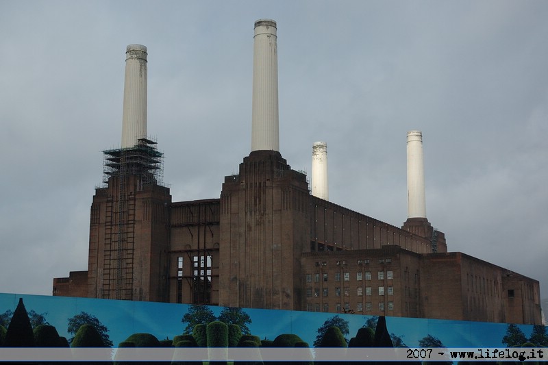 London Battersea Power Station (Animals, Pink Floyd) - Pietromassimo Pasqui 2007