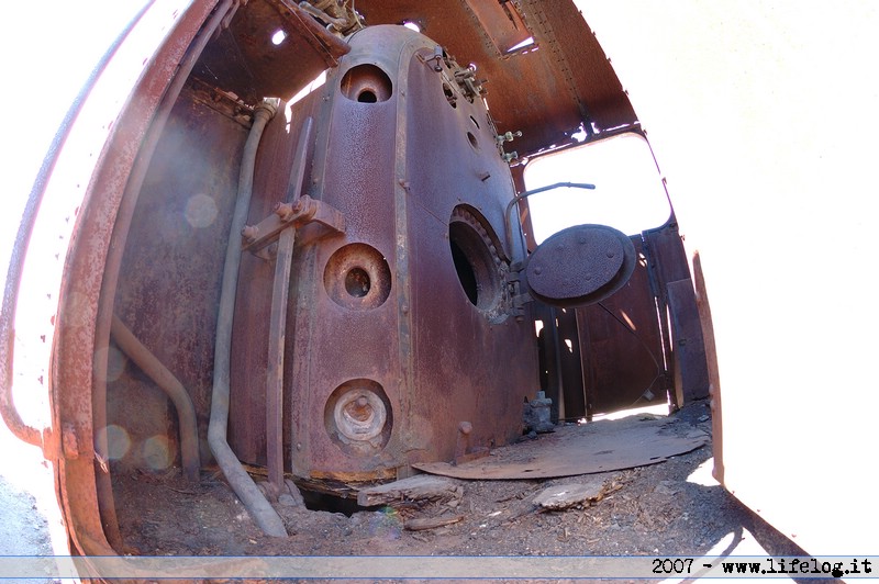 Caldaia di locomotiva a vapore - Stazione di Tempio Pausania - Sardegna - Pietromassimo Pasqui 2007